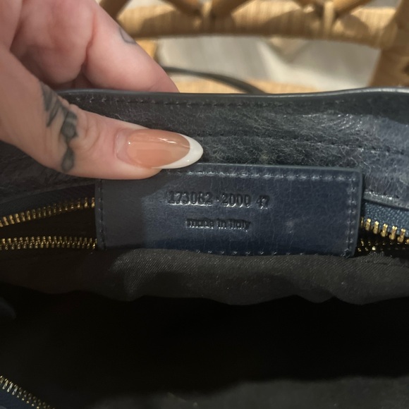 BALENCIAGA NAVY LEATHER CLASSIC CITY BAG GOLD HARDWARE - Picture 9 of 13